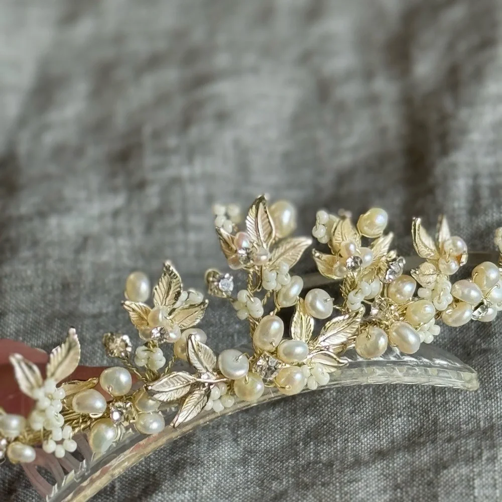 Elegant Gold and Cream Floral Tiara - Picture 1 of 6
